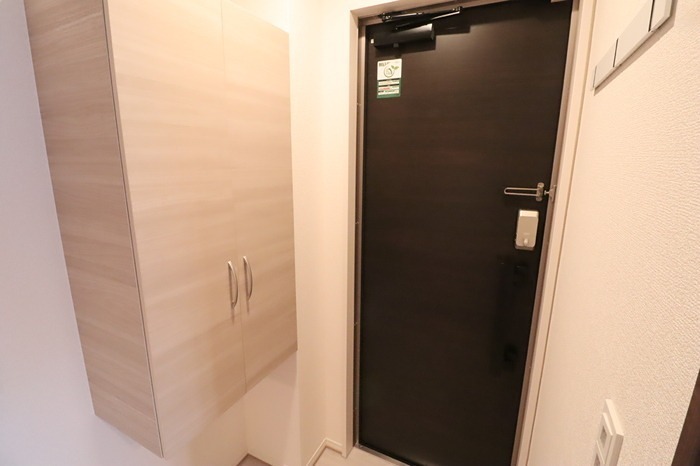 ロータスシャトー 玄関