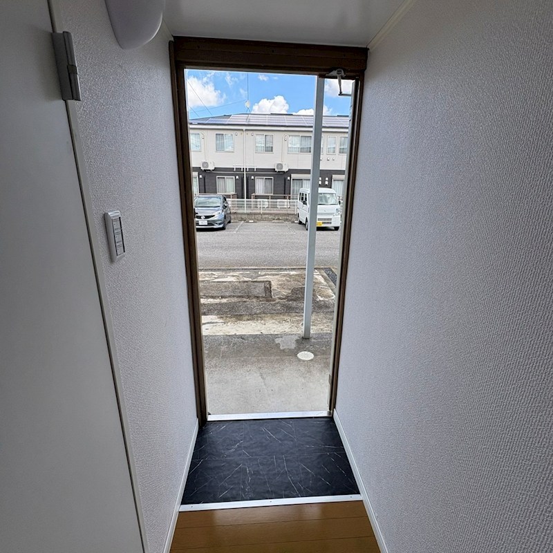 レオパレス浅間台 玄関