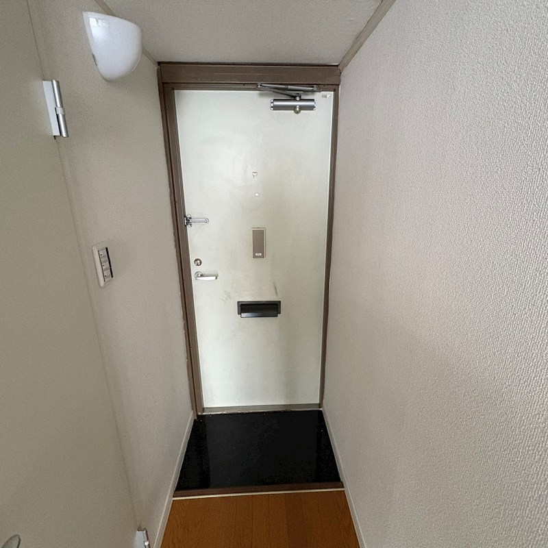 レオパレス浅間台 玄関