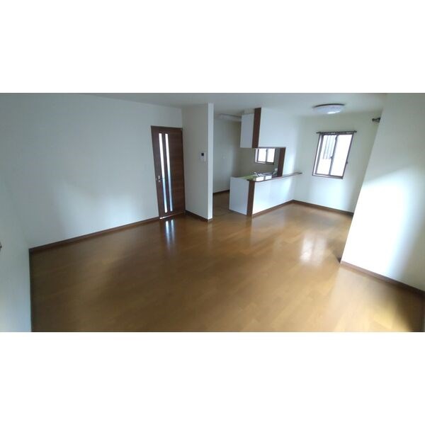 下岡本戸建第6期 リビング