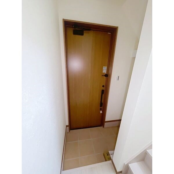 今泉町戸建て 玄関