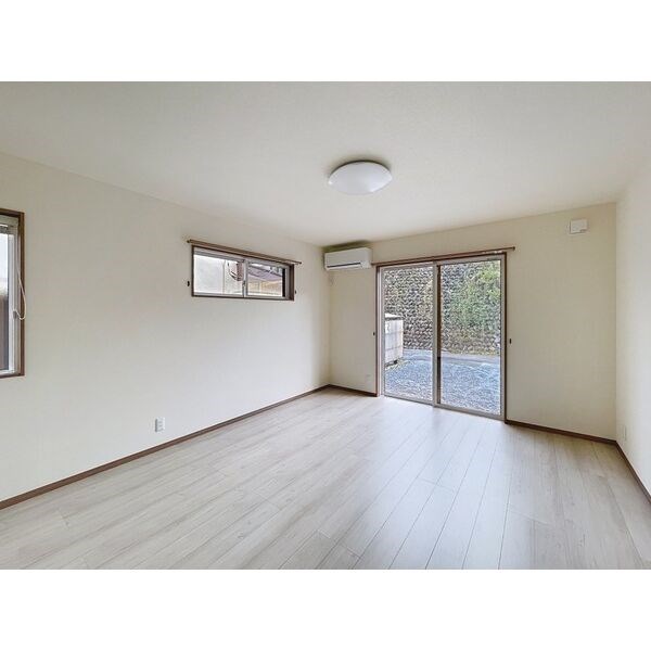 今泉町戸建て リビング