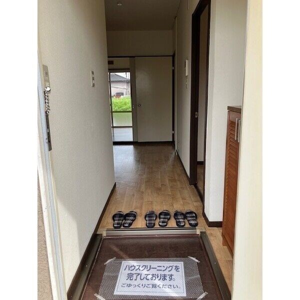 ハイツファミール 玄関