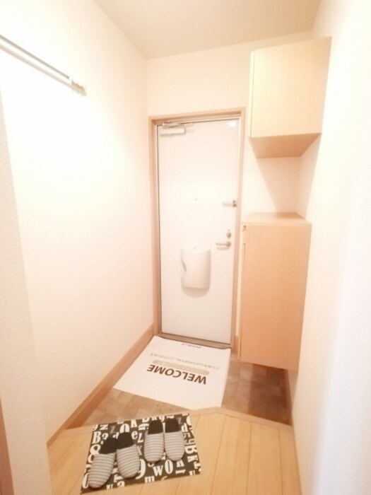 シャテーニュ　C 玄関