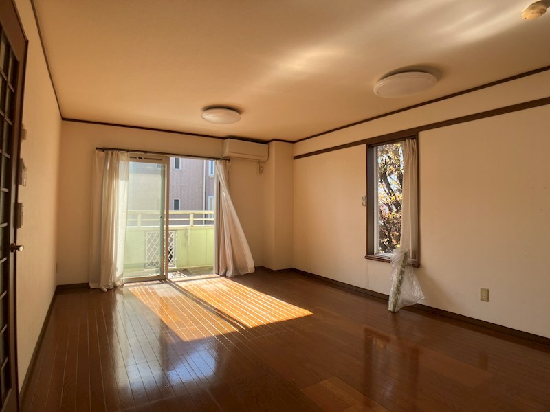 優泰佳ガーデンコート リビング