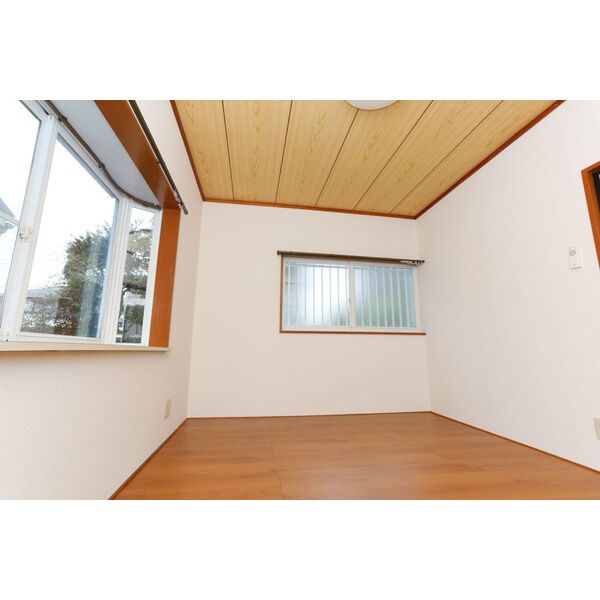 ロイヤルコーポⅠ ベッドルーム