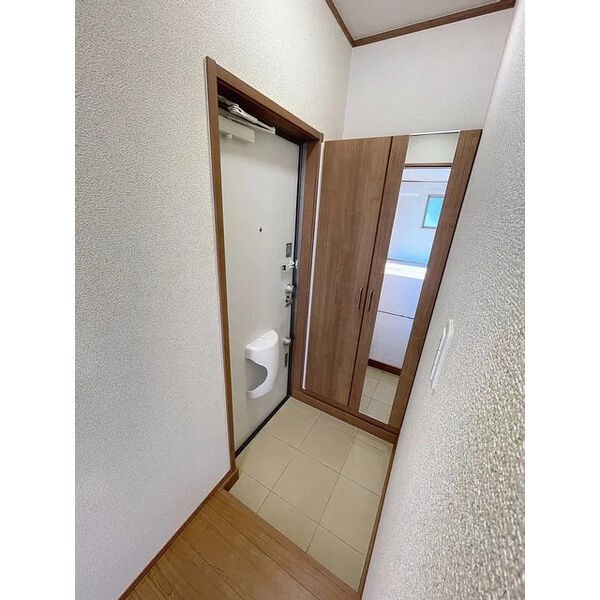 カーサ　ラ・ルーチェA 玄関