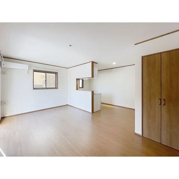 カーサ　ラ・ルーチェB リビング