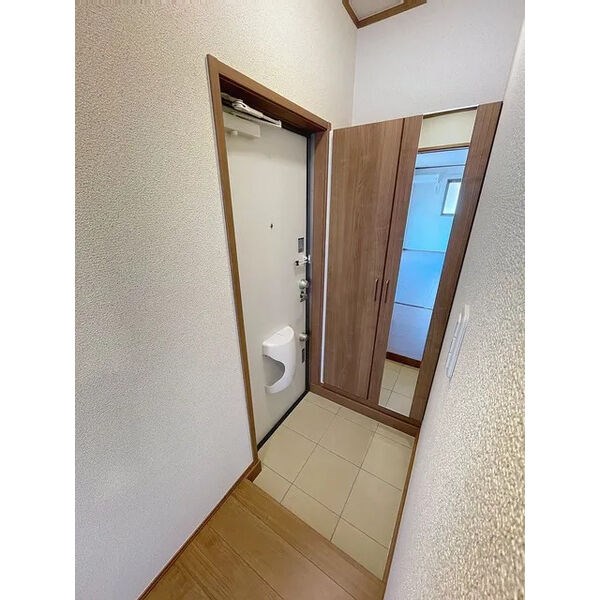 カーサ　ラ・ルーチェB  玄関