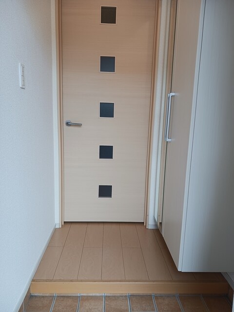 アルカンシエルＢ 玄関