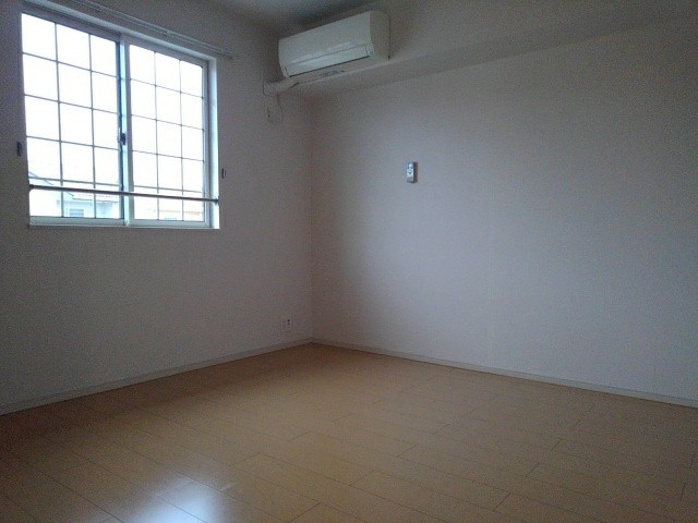 サプリーム　Ⅱ番館 ベッドルーム