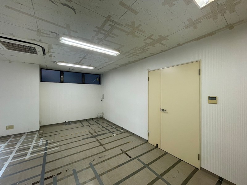 クローバー第1ビル 玄関