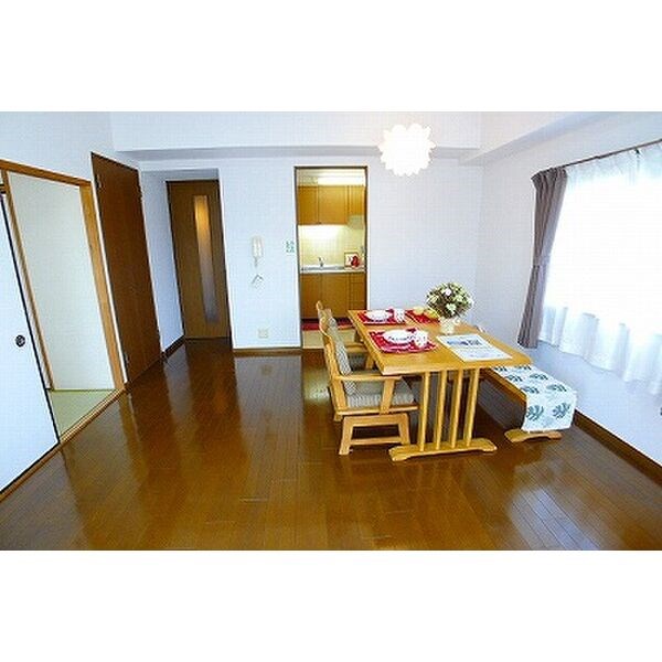 ROYAL RAISIN リビング