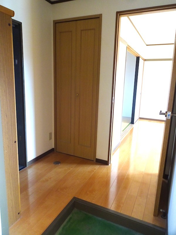 セゾン・ド・みずき 玄関