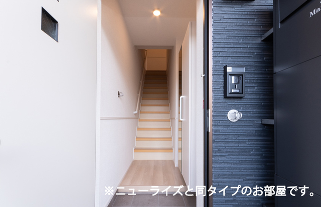 ラ・ブリーゼ　小山喜沢 玄関