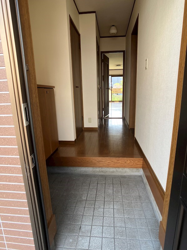 ロイヤルガーデン 玄関