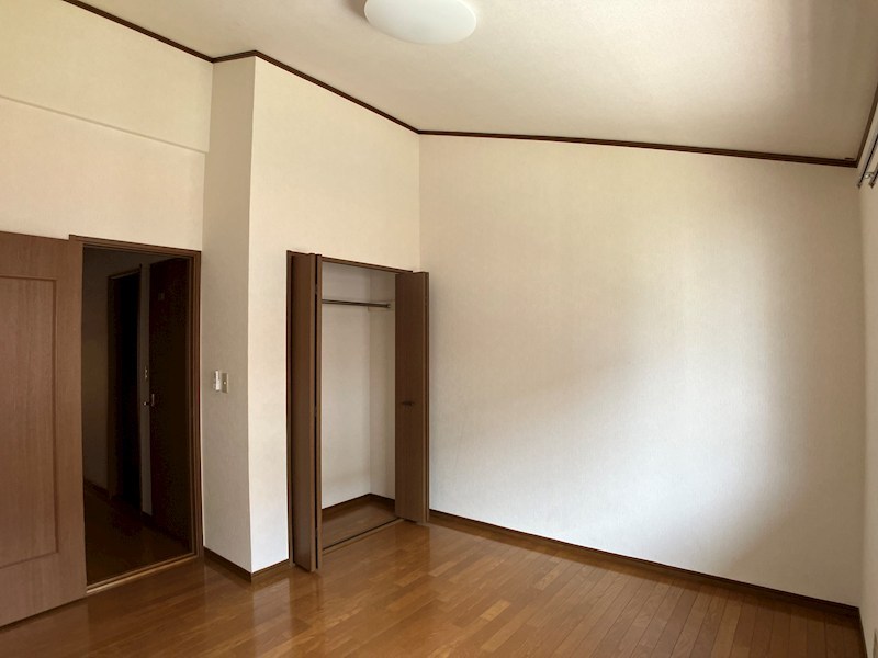 ロイヤルガーデン ベッドルーム