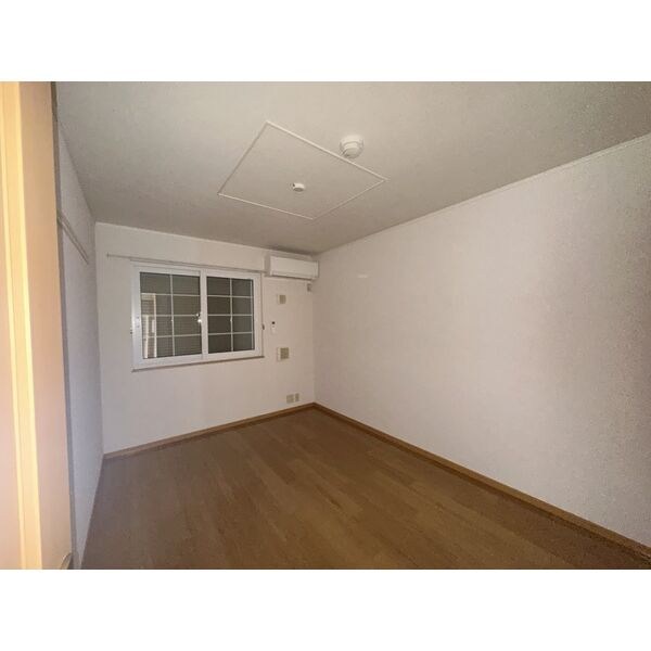 アニメート・ヴィラE ベッドルーム