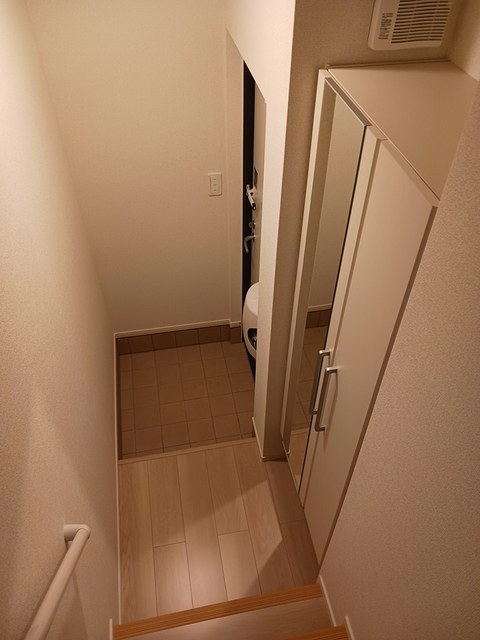 オネスティ 玄関