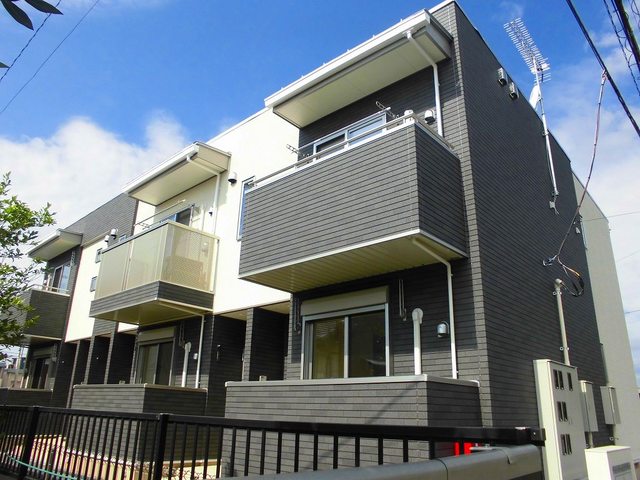 ヴィラ　エスポワールⅢ 203号室 外観