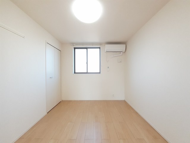 ヴィラ　エスポワールⅢ ベッドルーム