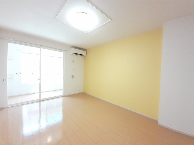 インノバーレ リビング