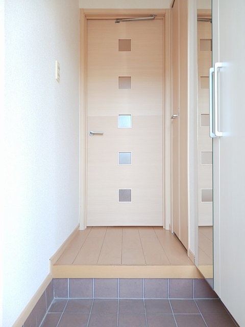 エレヴァートピアＡ 玄関