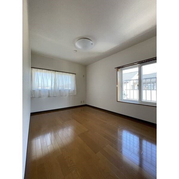 戸祭ガーデン ベッドルーム