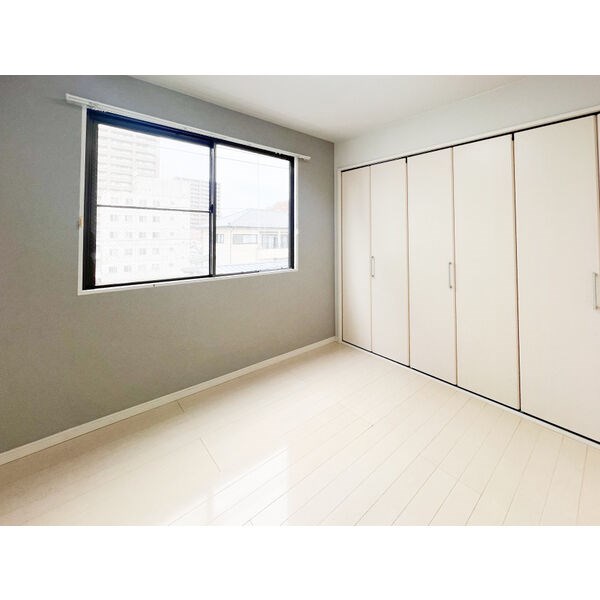 ロワールレジデンスⅤ ベッドルーム