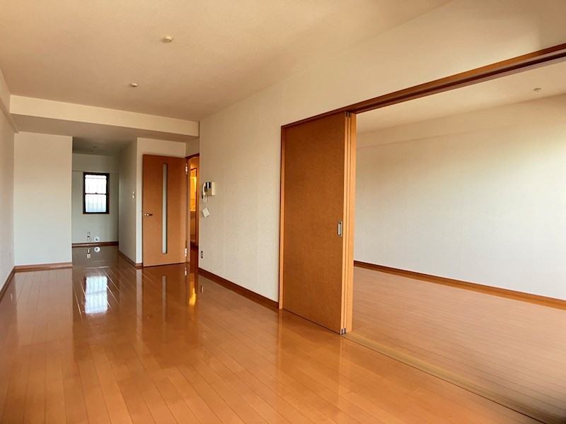 壱番館元今泉 リビング