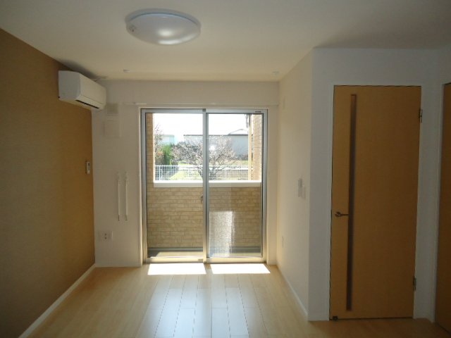 more and more(モア　アンド　モア） リビング