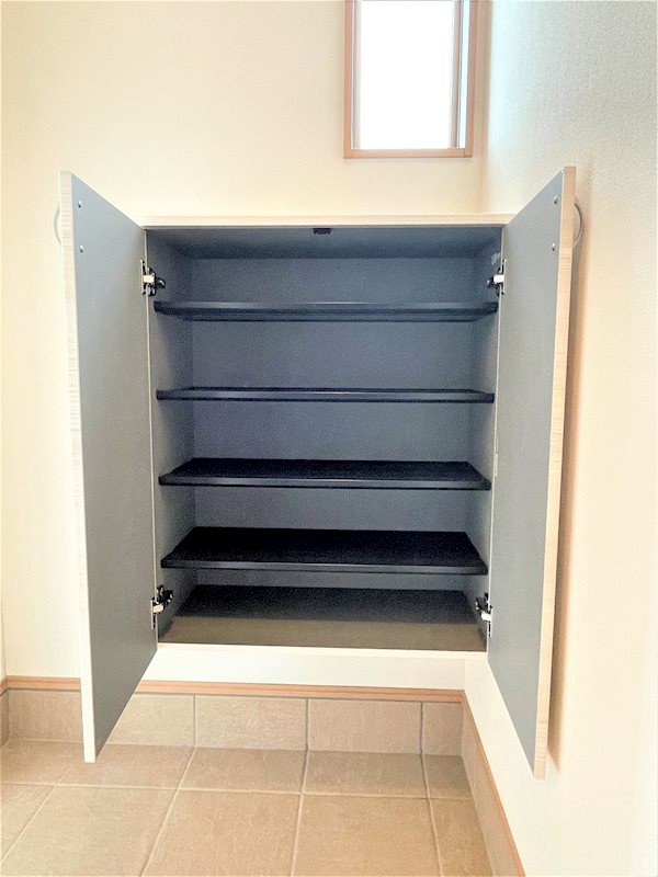 ルピナス（Lupinus）B 玄関