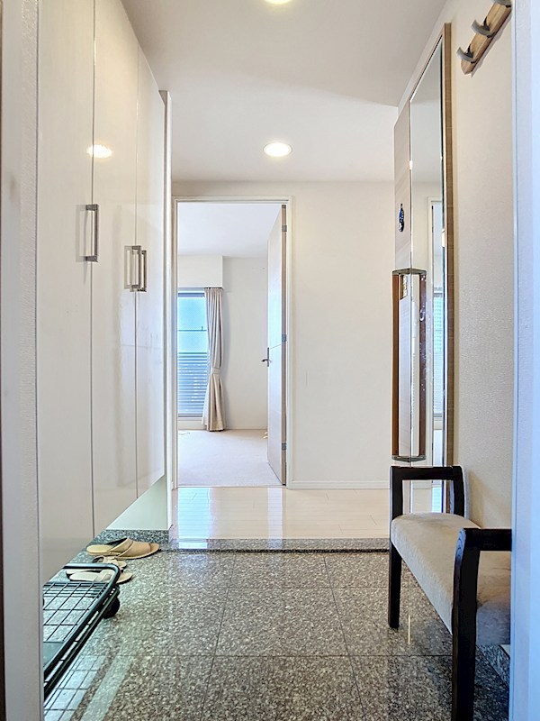 ナイスロイヤルタワー宇都宮中央 玄関