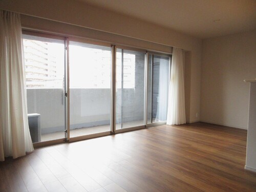 サーパス　ザ・タワー宇都宮 リビング