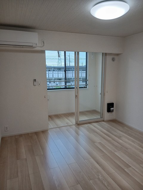 オネスティ リビング