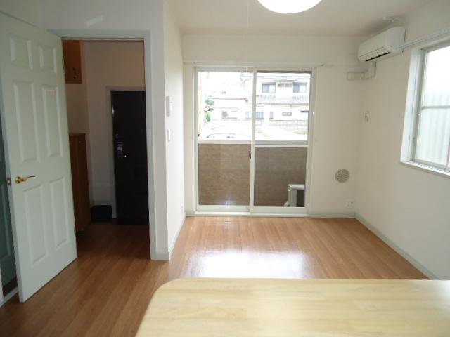 フォレスト　ヴィラ　パートⅠ リビング