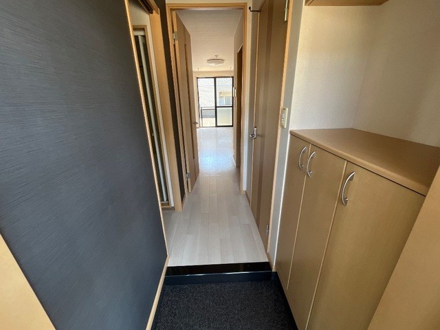 クローバーハウスC 玄関