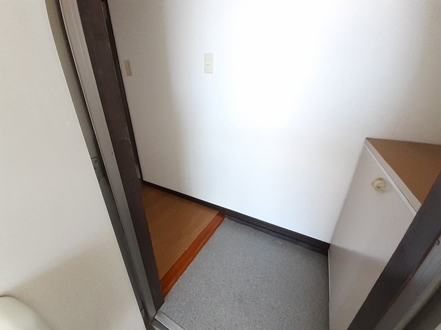 ロイヤルヒルズ 玄関