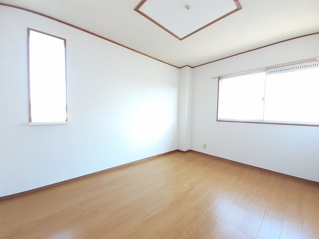 ロイヤルヒルズ リビング