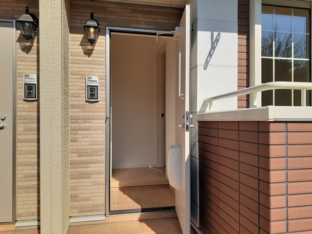 ヴィラ　エスポワールⅡ 玄関