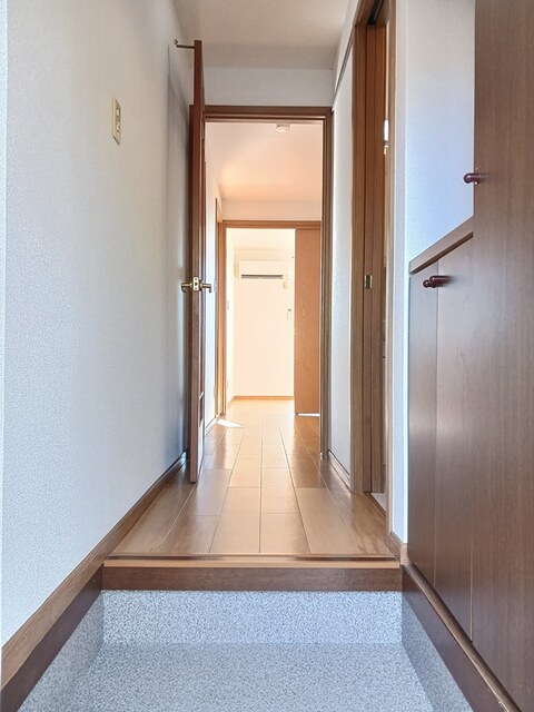 フローラ東雲 玄関