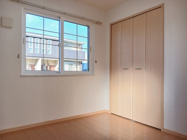 プラシードＣ ベッドルーム