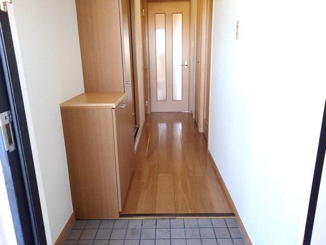 エレガンシア　ルーナ 玄関