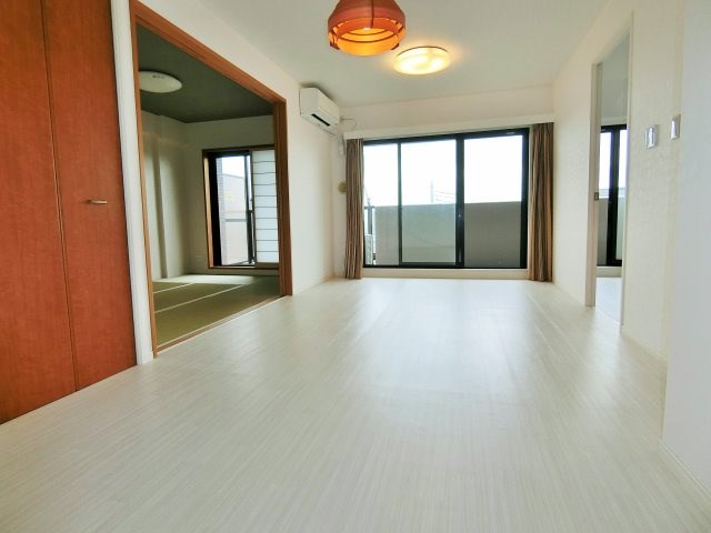 ナイスグランソレイユ越戸 リビング