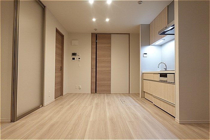 Re TORISIA南大通り リビング