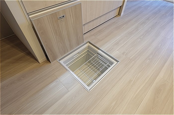 Re TORISIA南大通り その他6