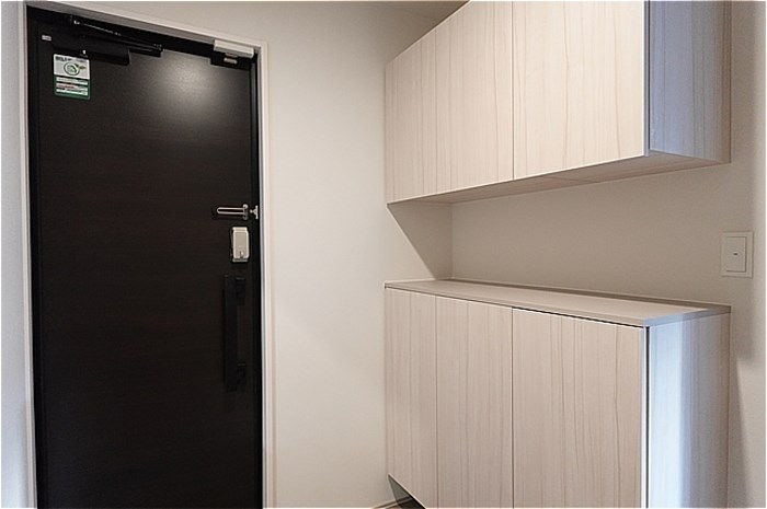 Re TORISIA南大通り 玄関