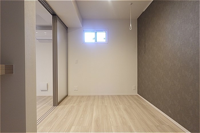 Re TORISIA南大通り ベッドルーム