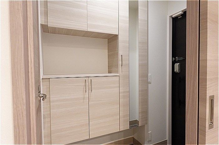 Re TORISIA南大通り 玄関