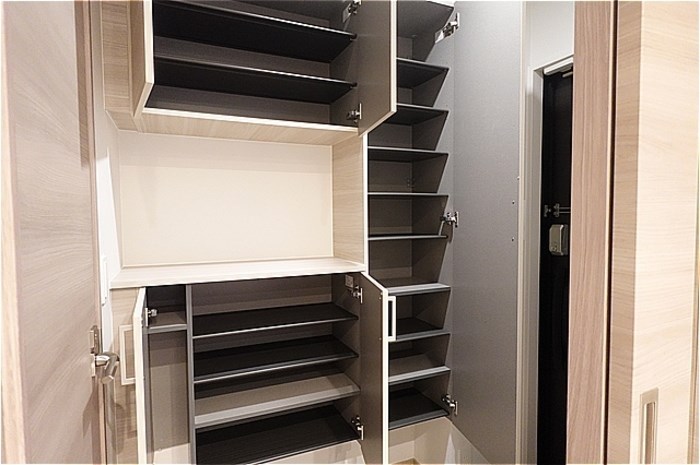 Re TORISIA南大通り その他13